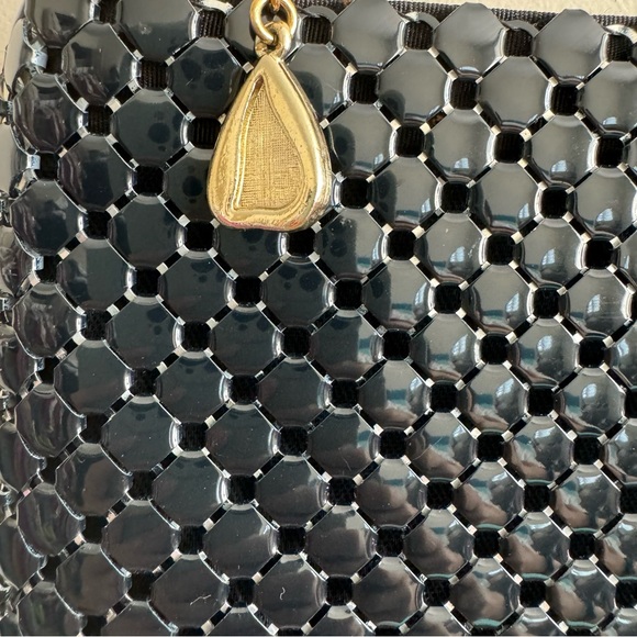 Whiting and Davis vintage, Black metal mesh crossbody, gold chain. - Picture 3 of 5